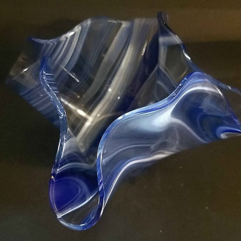 Art Glass Stunning Blue And White Swirled Cathedral Glass Handkerchief Vase